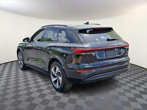 2025 Audi Q6 e-tron Premium Plus quattro
