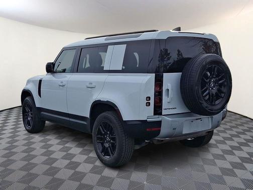 2025 Land Rover Defender 110 P300