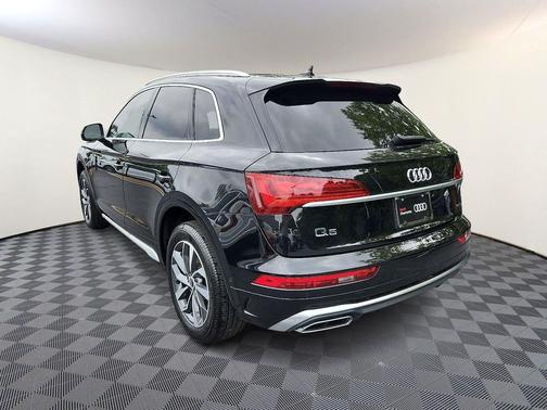 2022 Audi Q5 45 S line Prestige