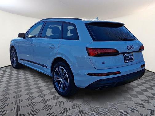 2025 Audi Q7 45 Premium