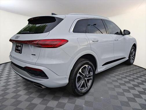 2025 Audi Q5 Premium