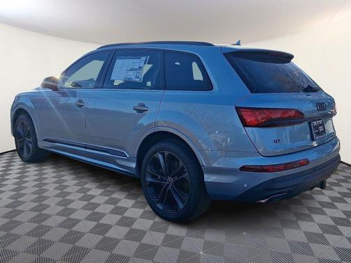 2025 Audi Q7 55 Premium Plus