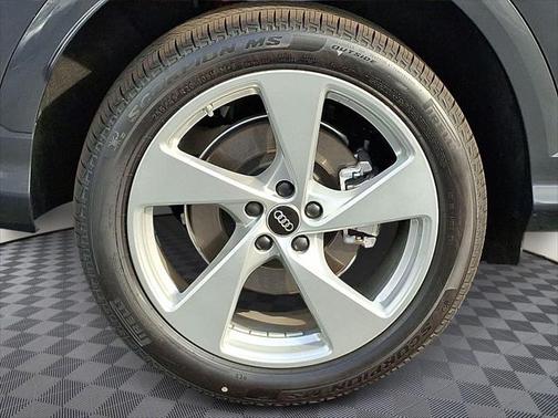 2025 Audi Q5 Premium Plus
