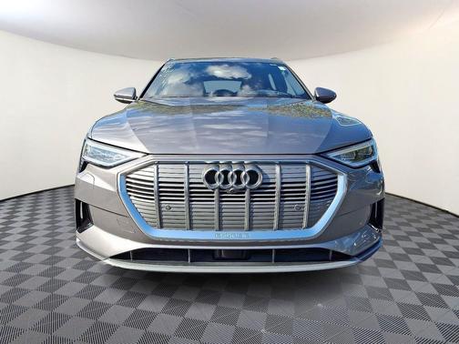 2019 Audi e-tron Premium Plus