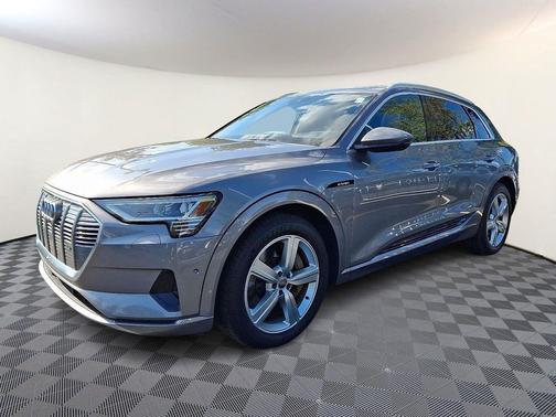 2019 Audi e-tron Premium Plus