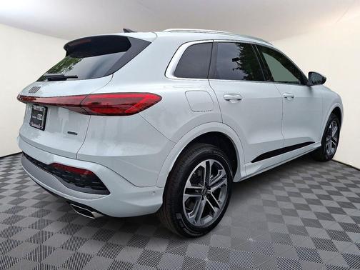 2025 Audi Q5 Premium Plus