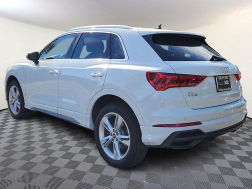 2023 Audi Q3 Premium 45 TFSI S line quattro Tiptronic