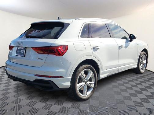 2023 Audi Q3 Premium 45 TFSI S line quattro Tiptronic