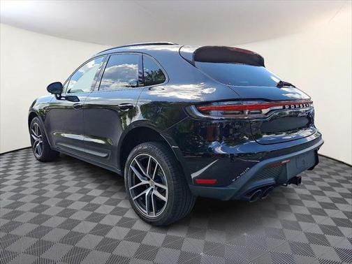 2022 Porsche Macan Base