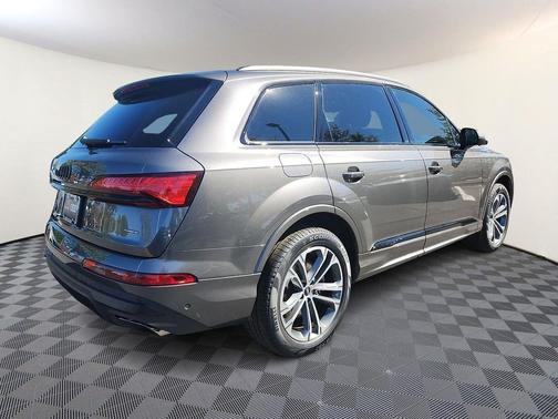 2026 Audi Q7 55 Premium