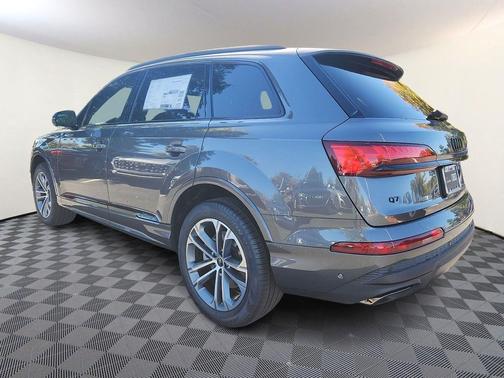 2026 Audi Q7 55 Premium