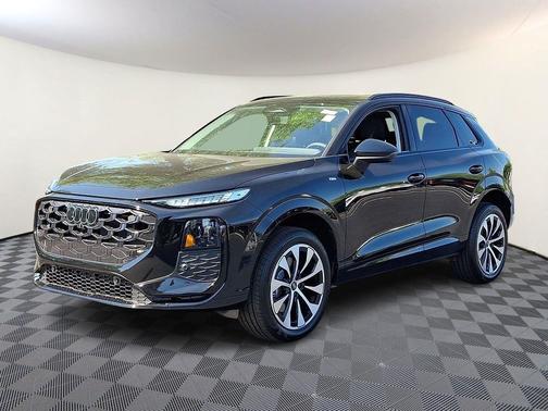 Mythos Black Metallic 2026 Audi Q3 TFSI quattro S tronic