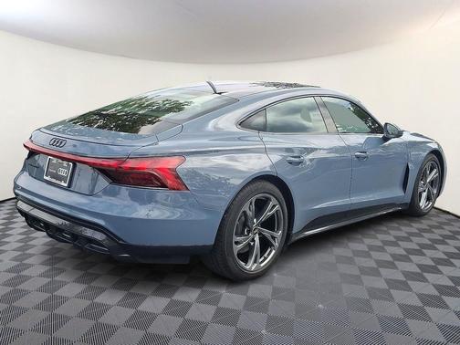 2023 Audi e-tron GT Premium Plus quattro