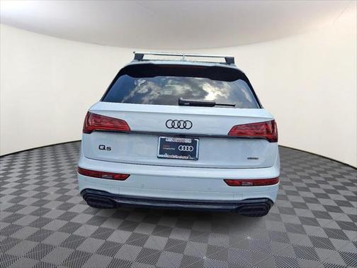 2025 Audi Q5 45 S line Prestige