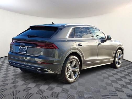 2023 Audi Q8 55 Premium