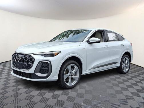 Glacier White Metallic 2026 Audi Q5 Sportback Premium Plus TFSI quattro S tronic