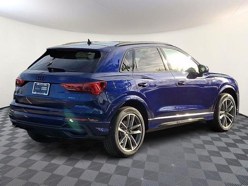 Navarra Blue Metallic 2025 Audi Q3 Premium 45 TFSI S line quattro Tiptronic