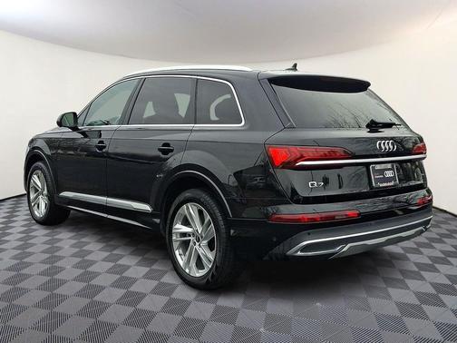 2024 Audi Q7 55 Premium Plus