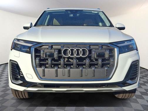 2025 Audi Q7 55 Premium Plus