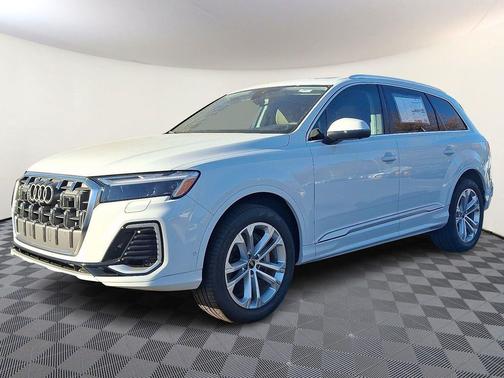 2025 Audi Q7 55 Premium Plus
