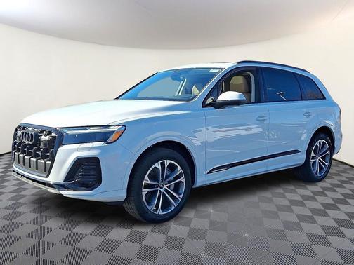 2025 Audi Q7 45 Premium Plus