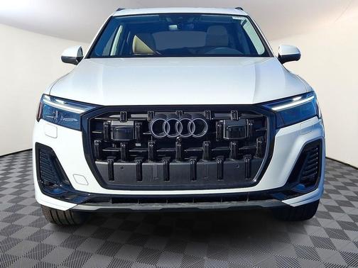 2025 Audi Q7 45 Premium Plus