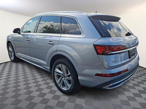 2022 Audi Q7 55 Premium Plus
