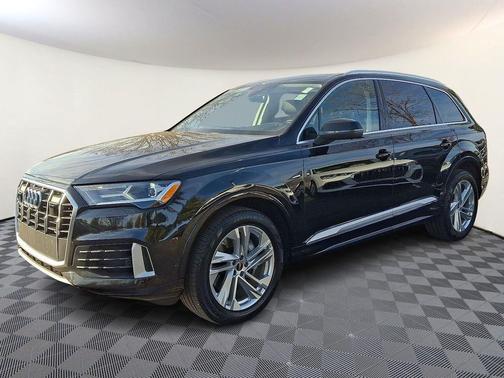 2022 Audi Q7 55 Premium Plus