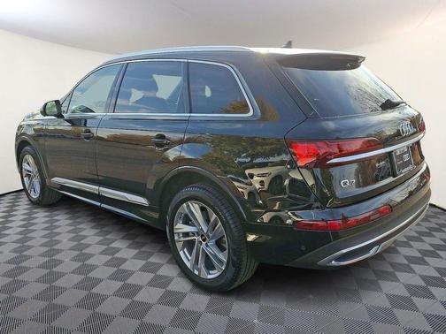 2022 Audi Q7 55 Premium Plus