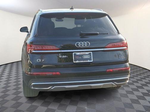 2022 Audi Q7 55 Premium Plus