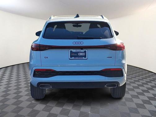 Glacier White Metallic 2026 Audi Q5 Premium Plus