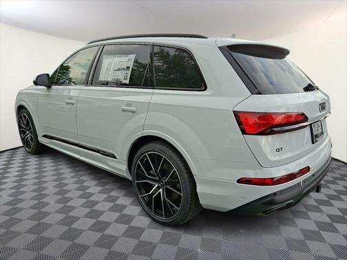 2025 Audi Q7 55 Prestige