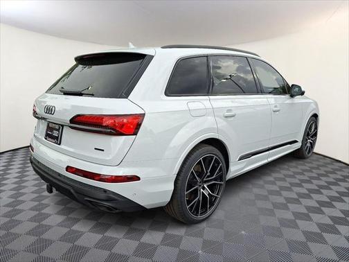 2025 Audi Q7 55 Prestige
