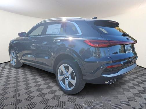 Tambora Gray Metallic 2025 Audi Q5 Premium Plus TFSI quattro S tronic