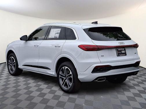 Arkona White 2026 Audi Q5 Premium TFSI quattro S tronic