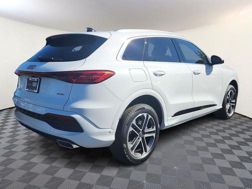 2025 Audi Q5 Premium