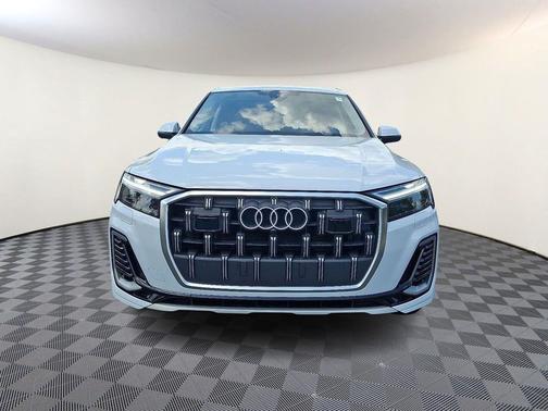 2025 Audi Q7 45 Premium Plus