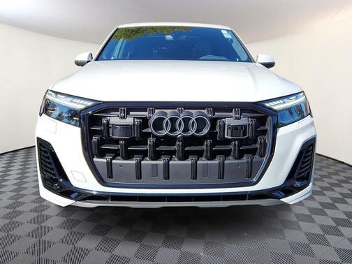 2025 Audi Q7 55 Prestige