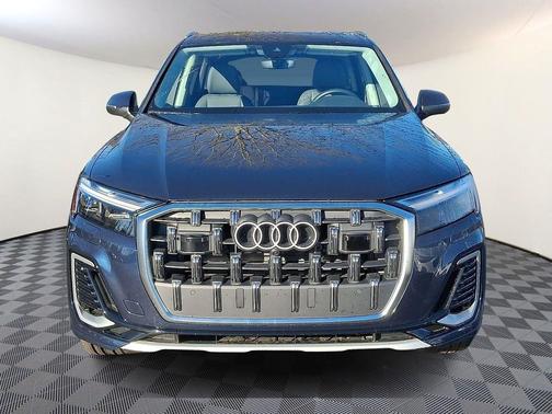 2025 Audi Q7 45 Premium Plus