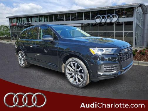 2023 Audi Q7 45 Premium Plus