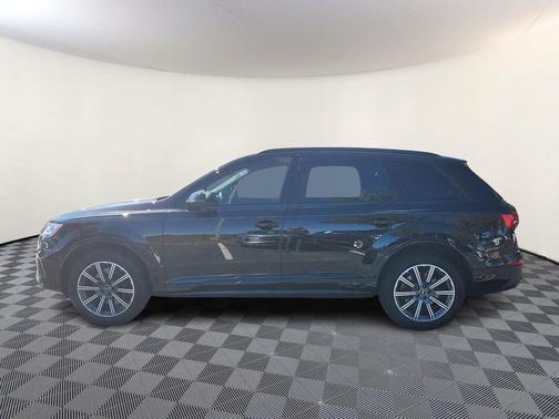 2023 Audi Q7 45 Premium Plus