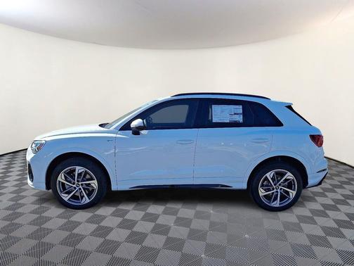 2025 Audi Q3 Premium 45 TFSI S line quattro Tiptronic