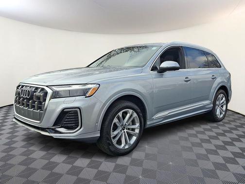 2025 Audi Q7 45 Premium Plus