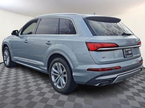2025 Audi Q7 45 Premium Plus