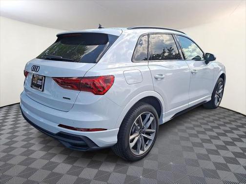 2025 Audi Q3 Premium 45 TFSI S line quattro Tiptronic