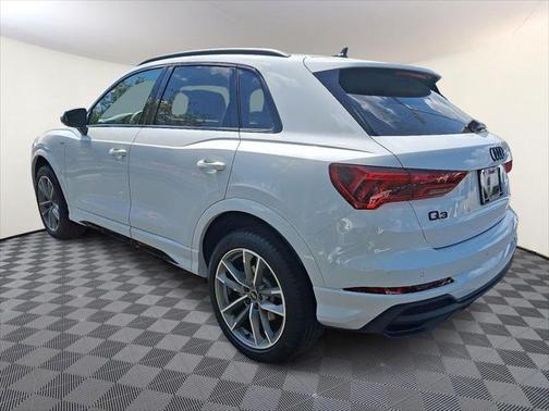 2025 Audi Q3 Premium 45 TFSI S line quattro Tiptronic
