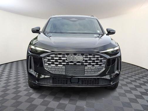 Mythos Black Metallic 2025 Audi Q5 Premium TFSI quattro S tronic