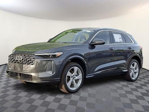 Tambora Gray Metallic 2026 Audi Q5 Premium Plus