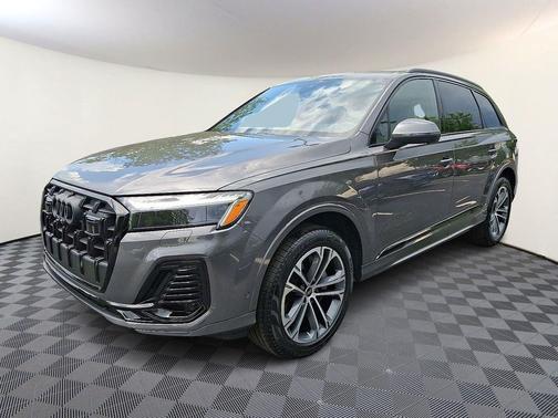 2025 Audi Q7 45 Premium Plus