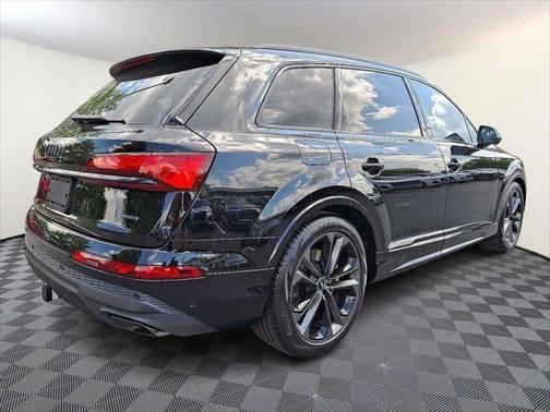 2025 Audi Q7 55 Premium Plus